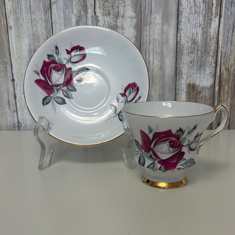 Windsor Bone China Elegant Rose Patterned Tea Cup and Saucer Set